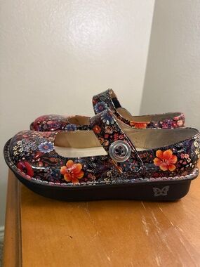 Alegria Paloma Mary Jane shoes "Midnight Garden" floral pattern sz  9.5